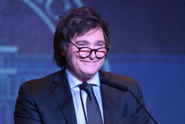 欧陆娱乐主管:阿根廷副部长要求梅西道歉,总统大怒将其解雇!